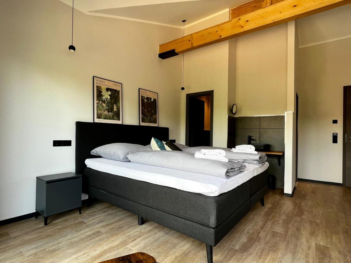 Hotel Drei Hoefe ฟรีดริชสดอร์ฟ ภายนอก รูปภาพ
