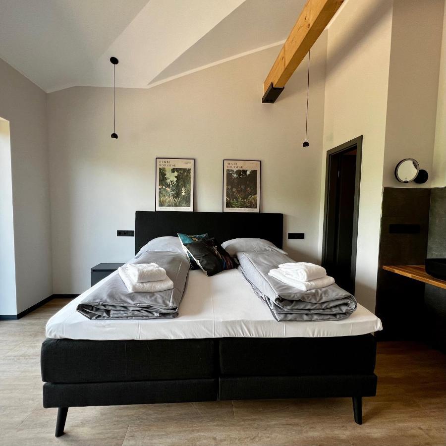Hotel Drei Hoefe ฟรีดริชสดอร์ฟ ภายนอก รูปภาพ
